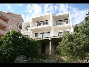 Apartments and rooms Vedra- parking