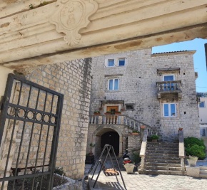 Studios Kadena Trogir - 18th century stone house